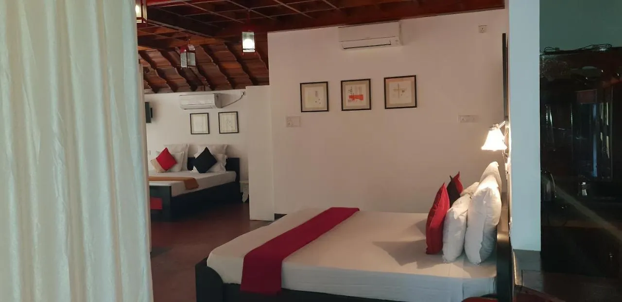 ** Hotel Petit Elephant Cherai Beach India